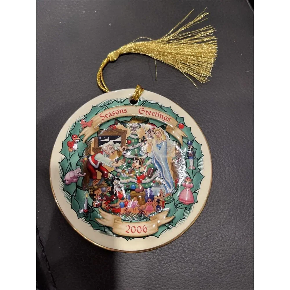 Walt‎ Disney World Seasons Greetings 2006 Pinocchio Ornament Holiday/Christmas